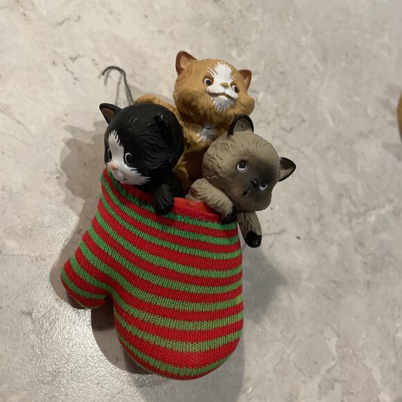 Vintage 1984 Hallmark Three Cats Kittens in a Mitten Christmas Ornament - Picture 1 of 5
